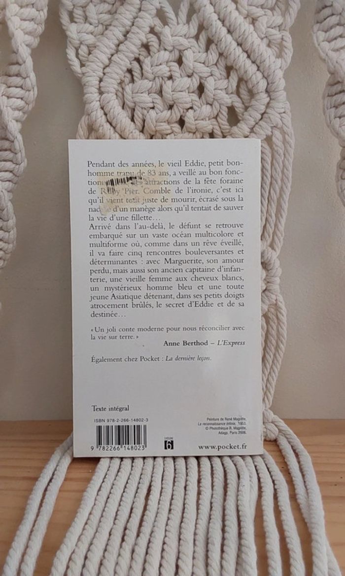 Livre Les cinq personnes que j ai rencontrées là haut - photo numéro 2