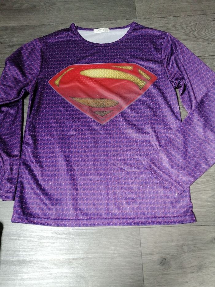 Tee shirt logo superman