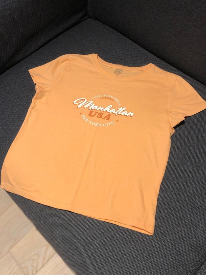T shirt orange manhattan usa