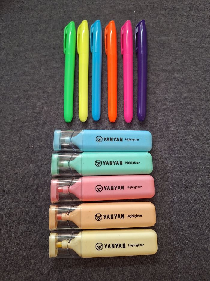 Lot de marqueurs surligneurs