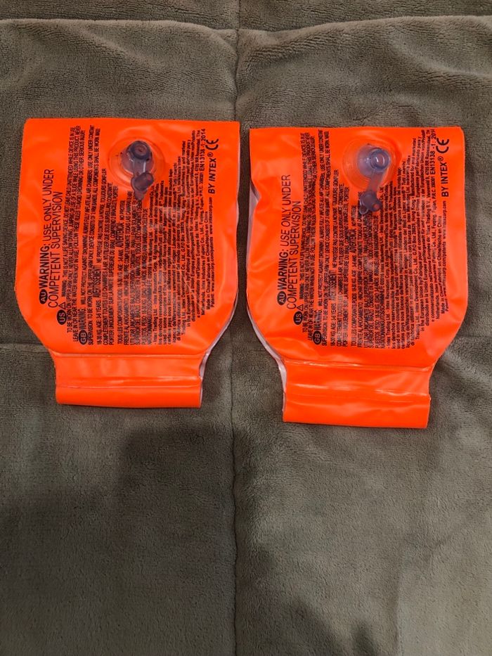 Brassards enfant Intex  neufs - photo numéro 2