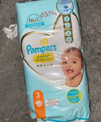 Lot Pampers taille 3