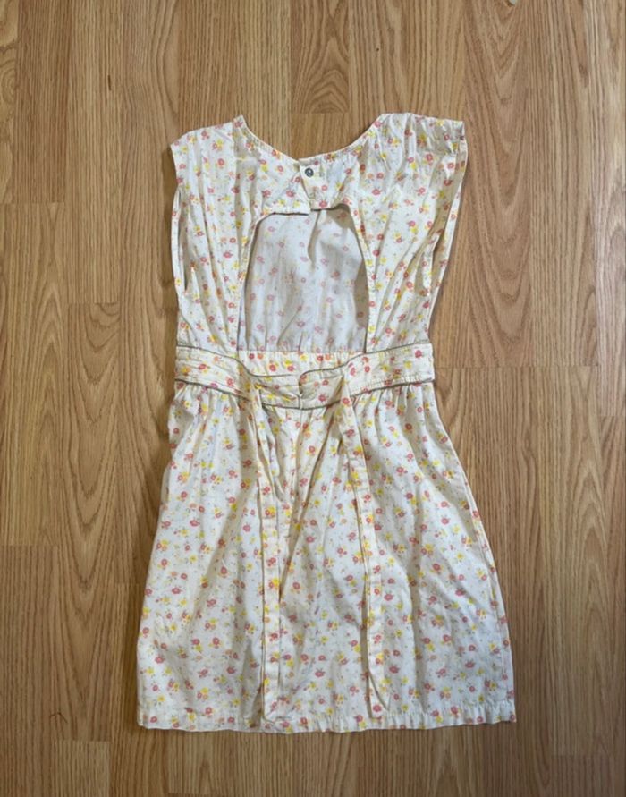 Robe à fleurs avec ouverture dans le dos de la marque Kiabi-8 ans - photo numéro 2