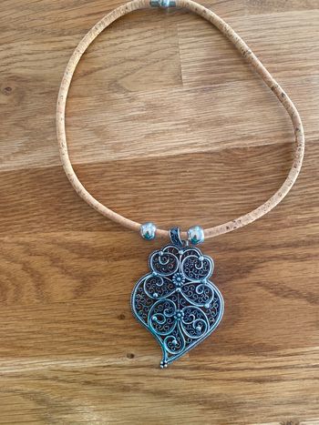 Collier liège aimanté et cœur métal