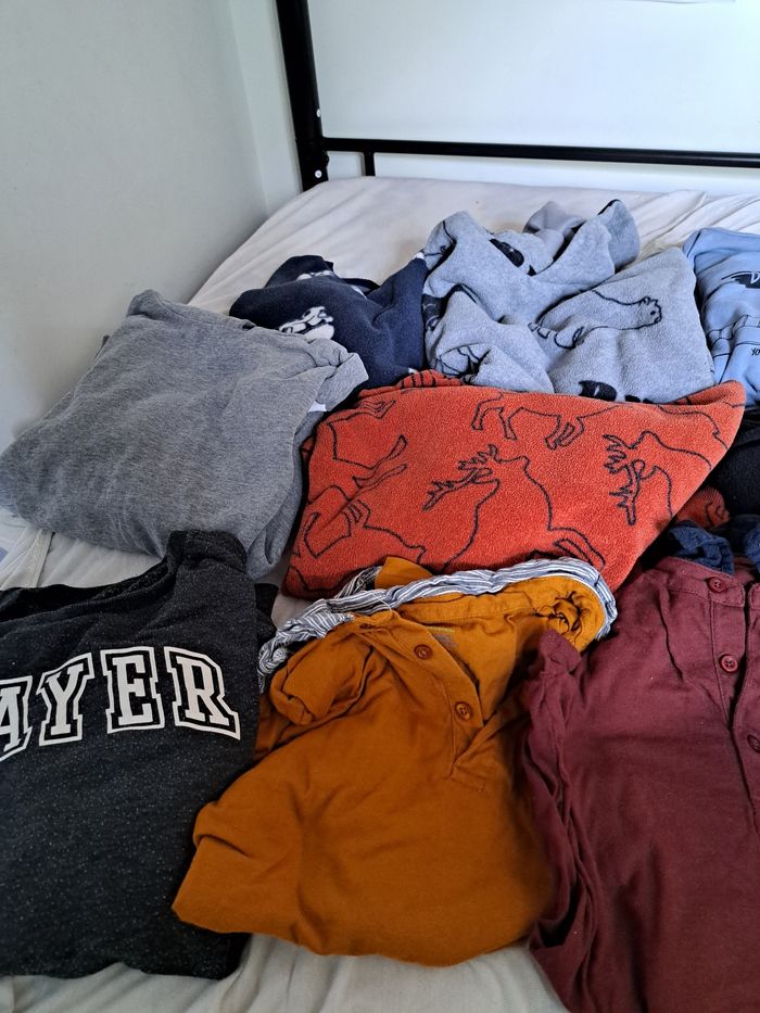 Lot de pull et haut garçon taille 12 ans