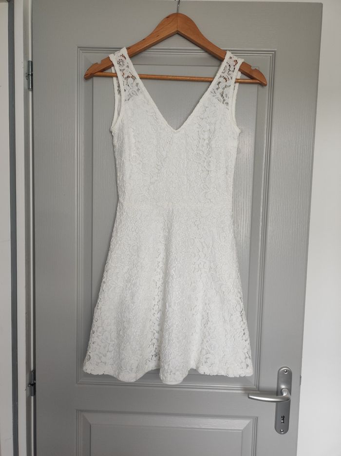Robe dentelle Jennyfer