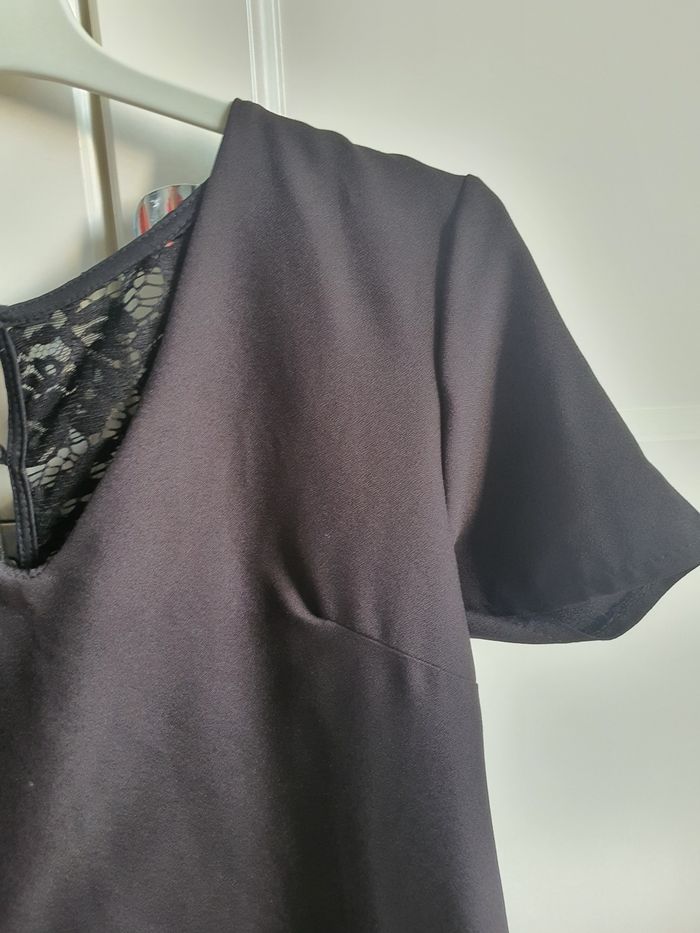 Robe noire en dentelle - photo numéro 3