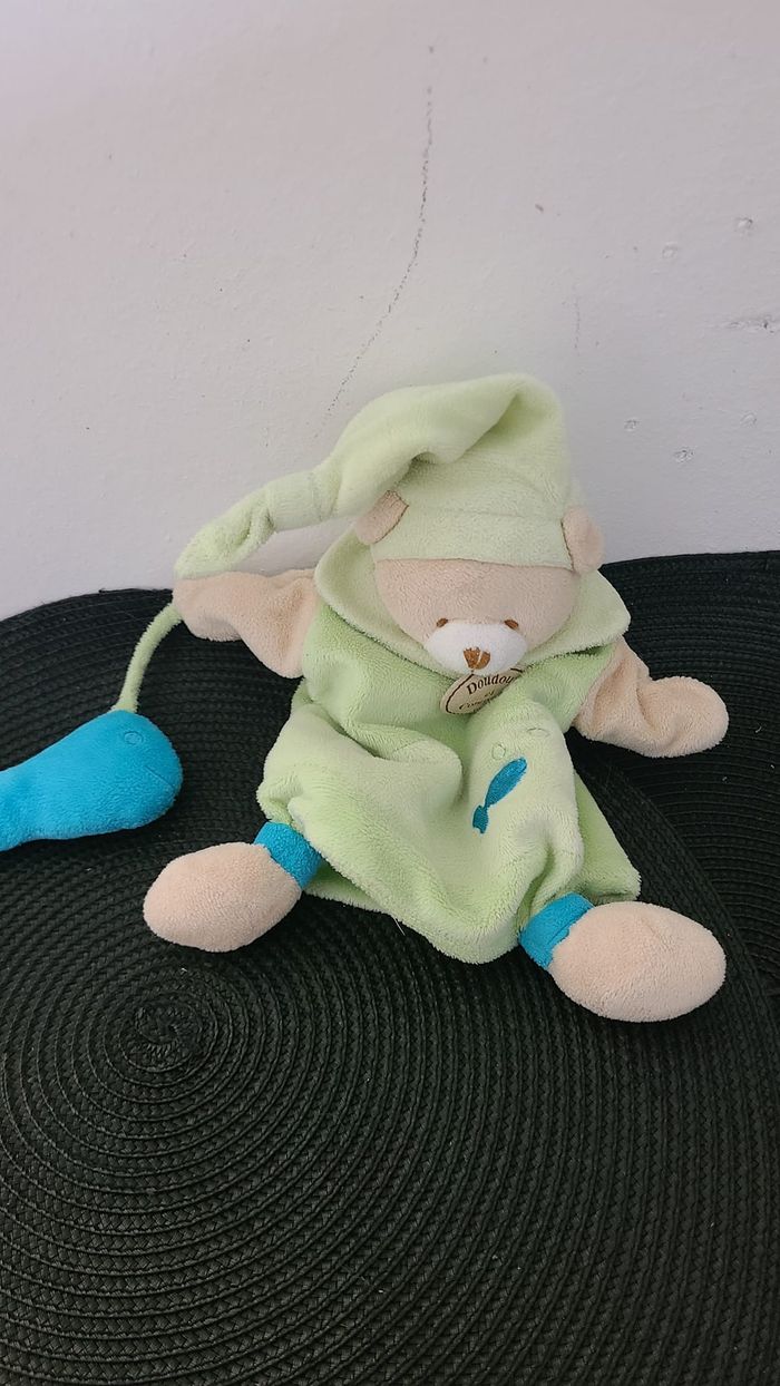 Doudou ours marionnette velours vert jaune poisson Doudou et Compagnie - photo numéro 4
