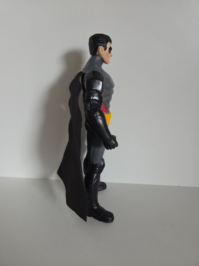 Figurine Articulée robin (DC Comics) - Version Rebirth/Armure Grise 15 cm - photo numéro 2