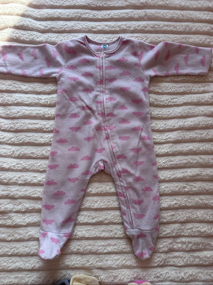 Lot 4 pyjamas 9 mois - photo numéro 2