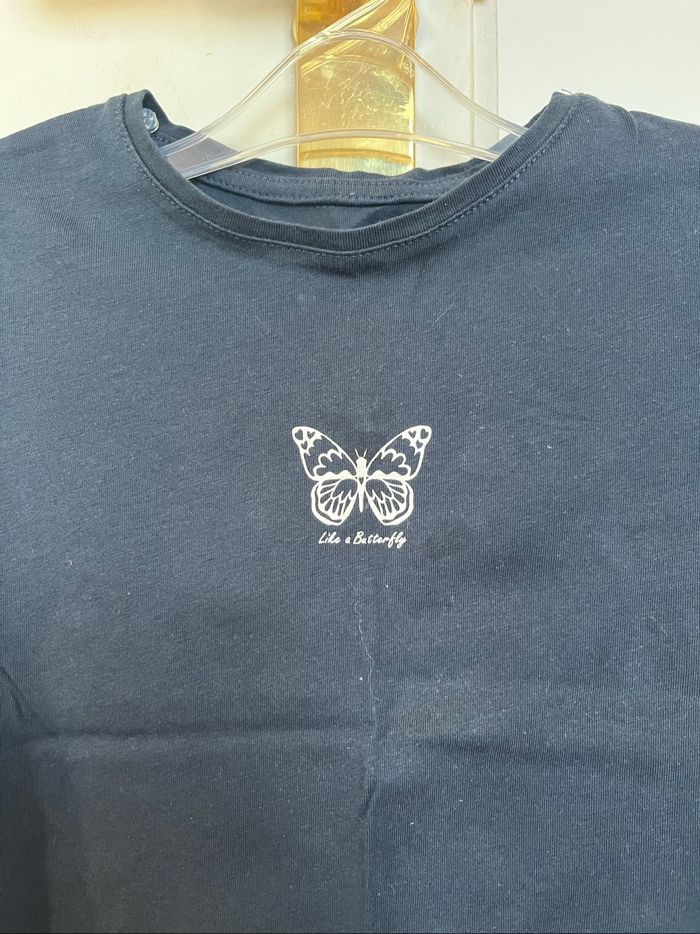 Tee-shirt Kiabi bleu marine papillon - photo numéro 2