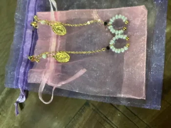 Longues boucles d’oreilles chaine médaille vierge perles acier inoxydable or