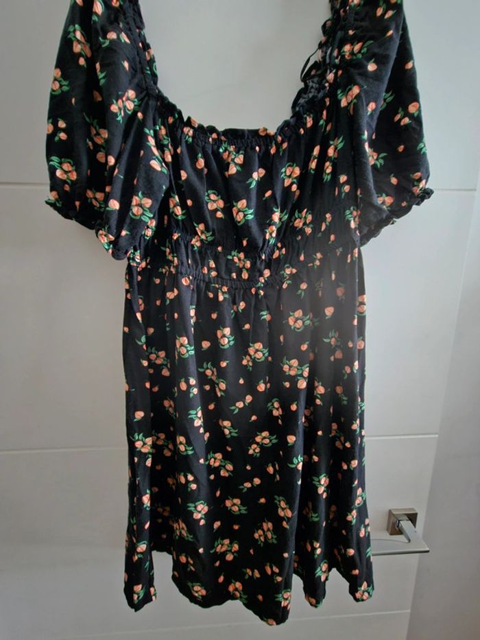 Robe pin-up imprimée fruits New Look - photo numéro 2