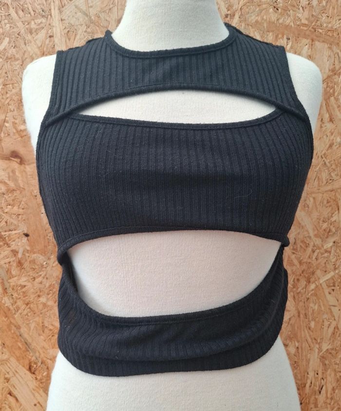 Crop top avec ouverture ventre - photo numéro 2