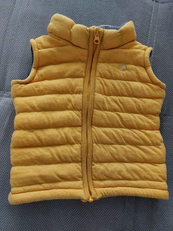 Doudoune sans manche taille 6 mois