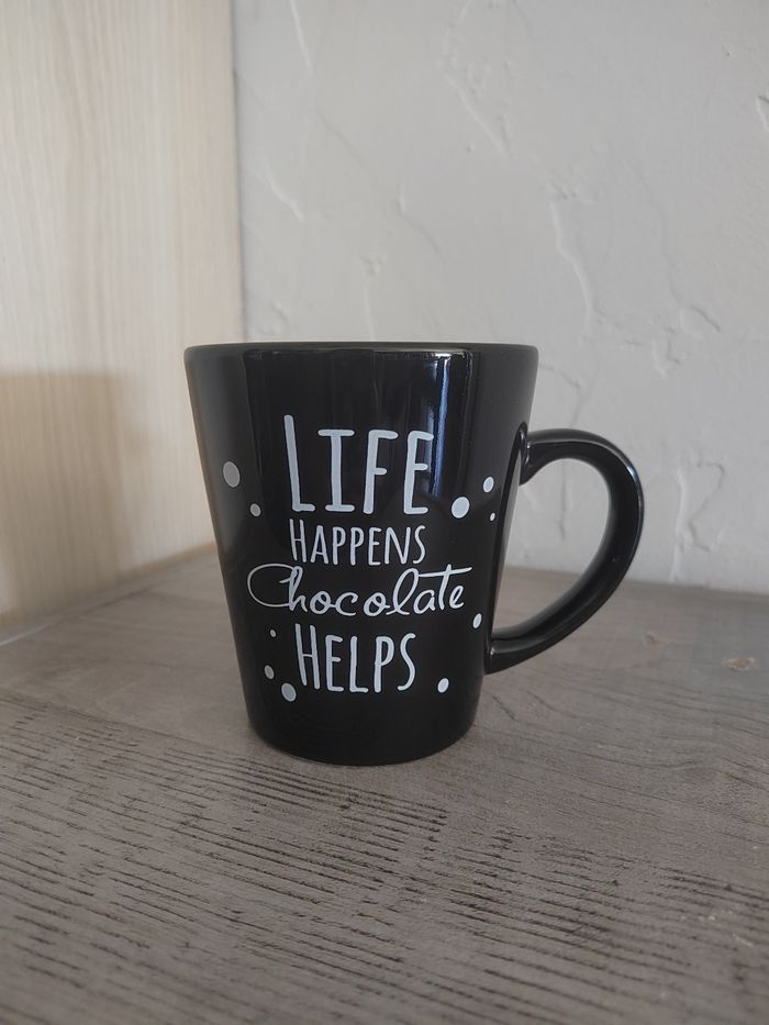 Lot de 2 mugs en céramique imprimés chocolat – rouge et noir – très bon état - photo numéro 6