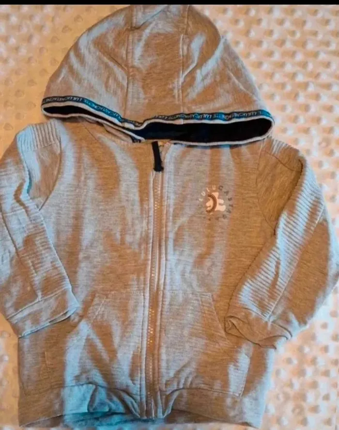 Pull à  capuche  Lulu  Castagnette