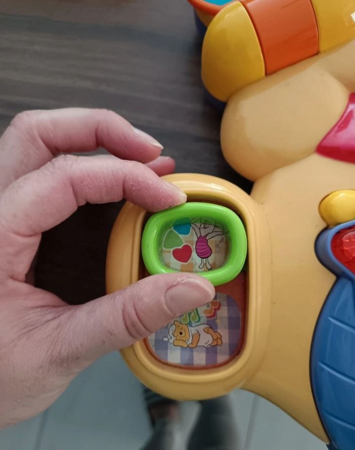 Tablette d'éveil musicale et lumineuse Disney - photo numéro 4