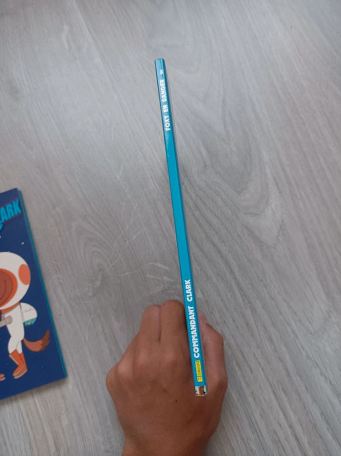 Lot de 3 livres Commandant Clark-1 Un passager bien encombrant/2 Le bal de l'espace/3 Foxy en danger - photo numéro 7