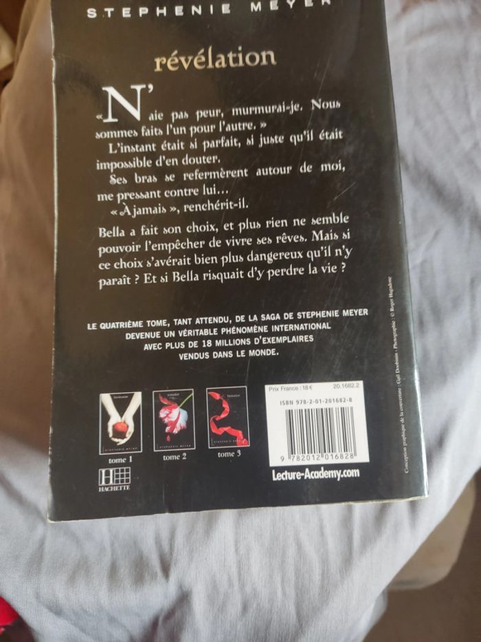 livre Stephanie Meyer Révélation - photo numéro 2