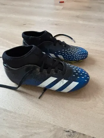Chaussures de foot Adidas Predator