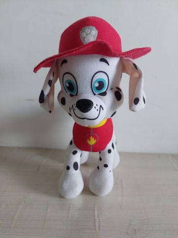 Peluche Marcus avec la tenue