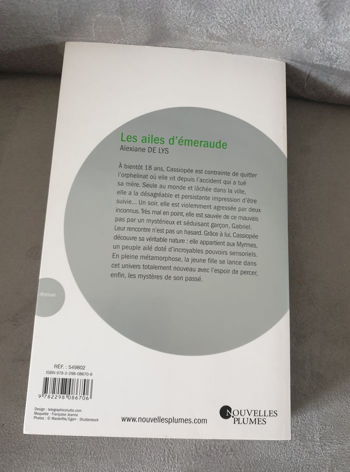 Les ailes d'émeraude - Alexiane de Lys - Tome 1 - photo numéro 2