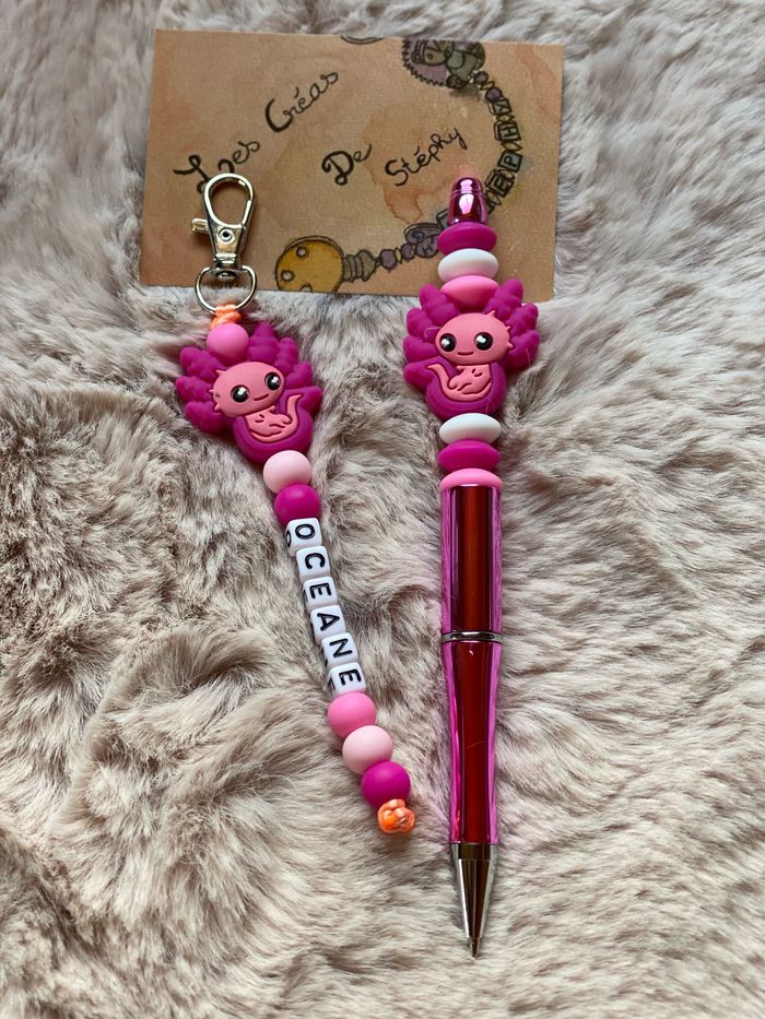 Porte clefs et stylo