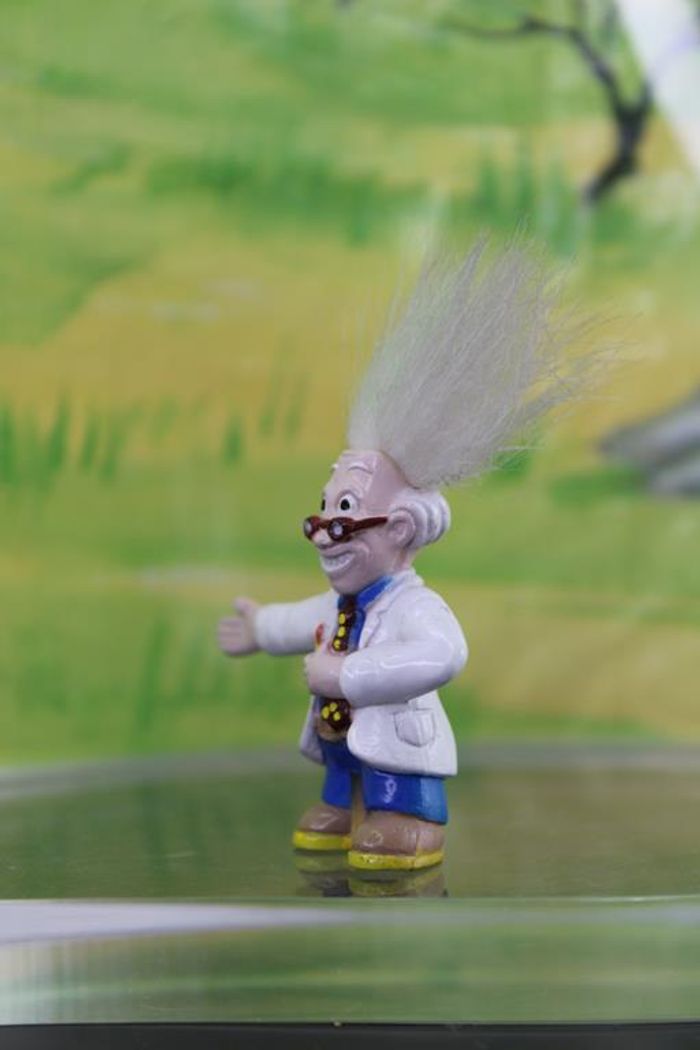 Figurine professeur Weeto - photo numéro 3
