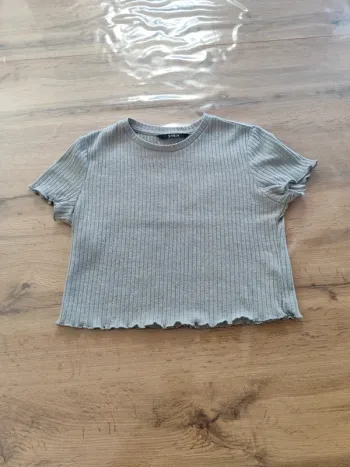Top Court Shein Gris Taille S - Tendance et confortable ! Prix mini !
