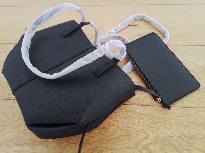 Sac à mains couleur noir .Neuf avec emballage - photo numéro 4