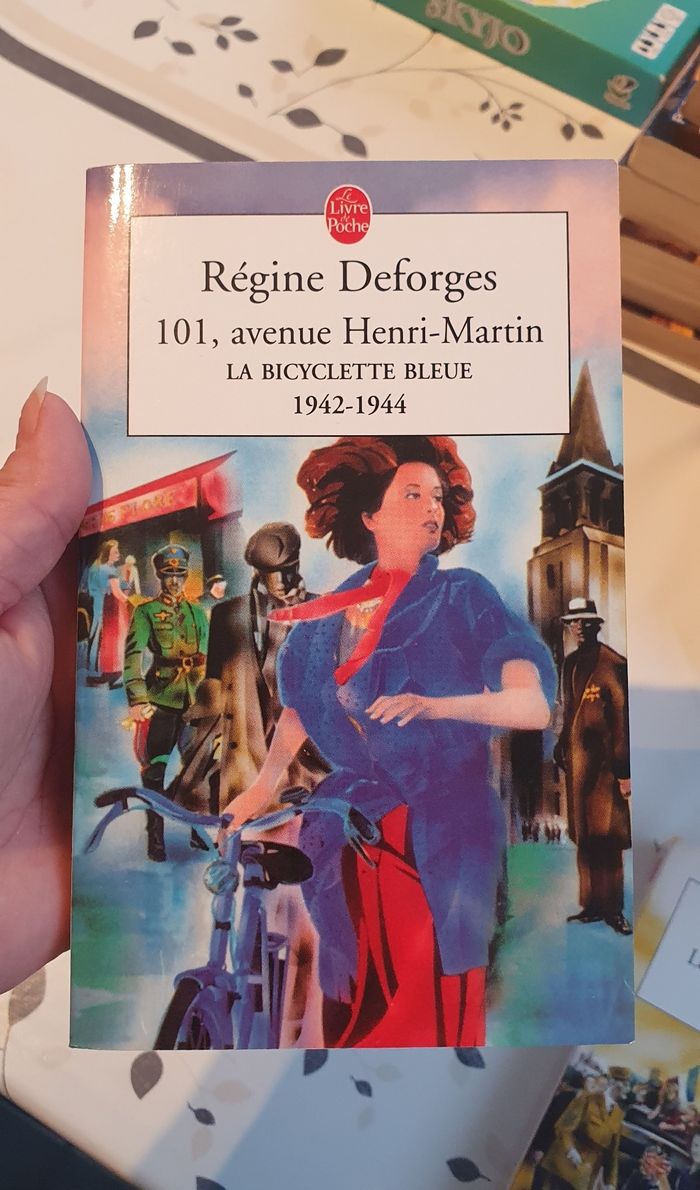 Régine Deforges - La Bicyclette Bleue tome 1 à 5 - photo numéro 5