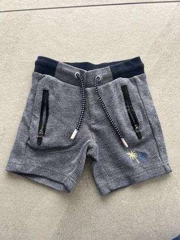 Short 3 ans