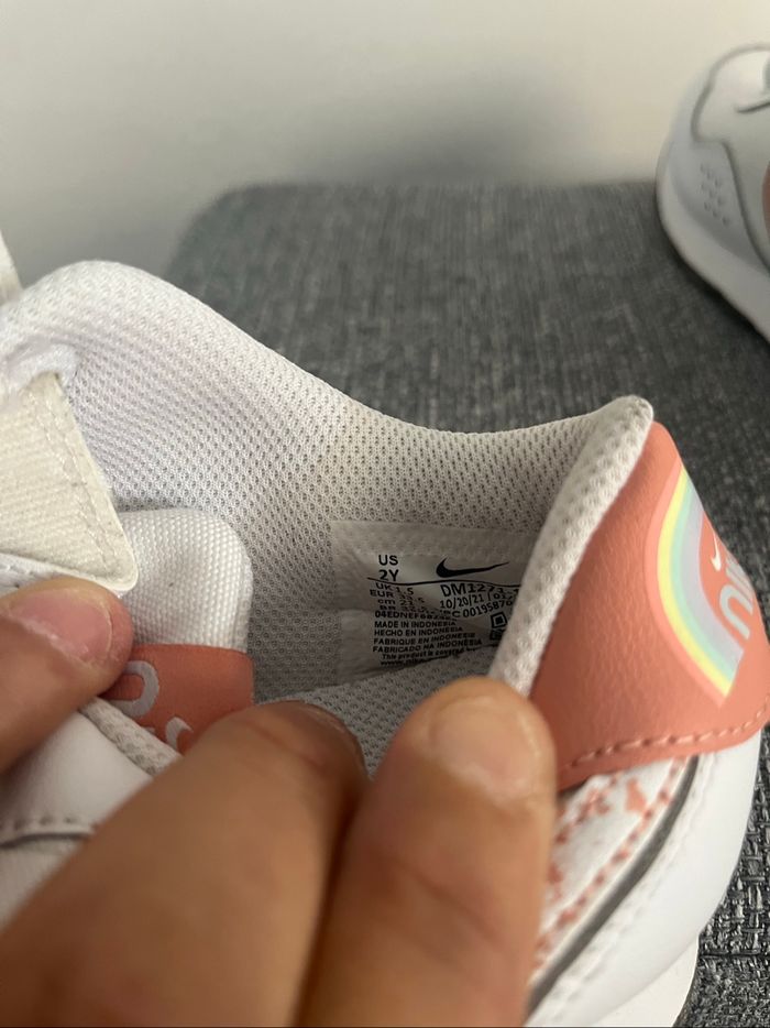 Baskets Nike MD Valiant  Taille 33,5 - photo numéro 7