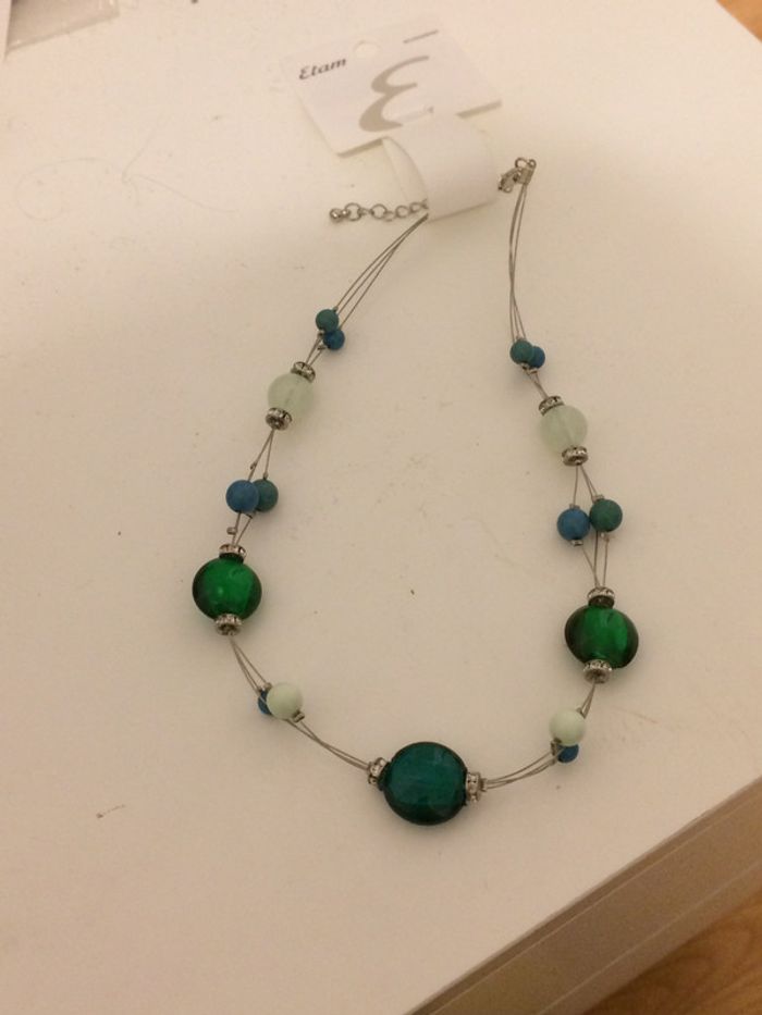 Collier à perles vertes Etam