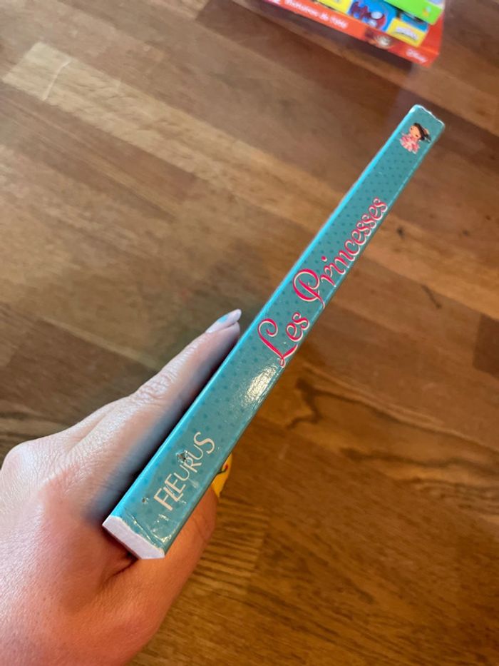 Livre puzzle 🧩 Joue et découvre Les princesses - photo numéro 2
