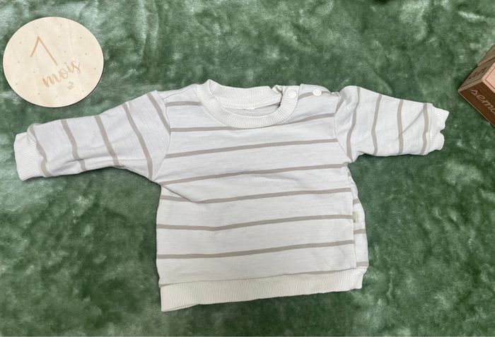 Sweat rayé - photo numéro 2