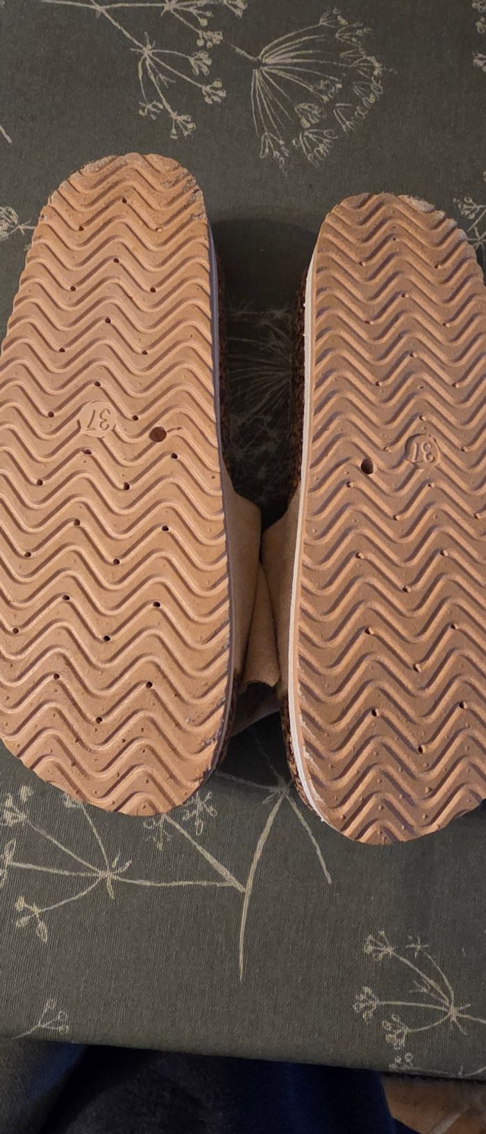 Claquettes femme 9 - photo numéro 3