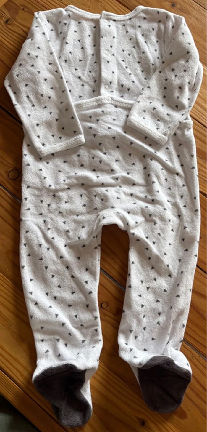 Pyjama une pièce - photo numéro 2