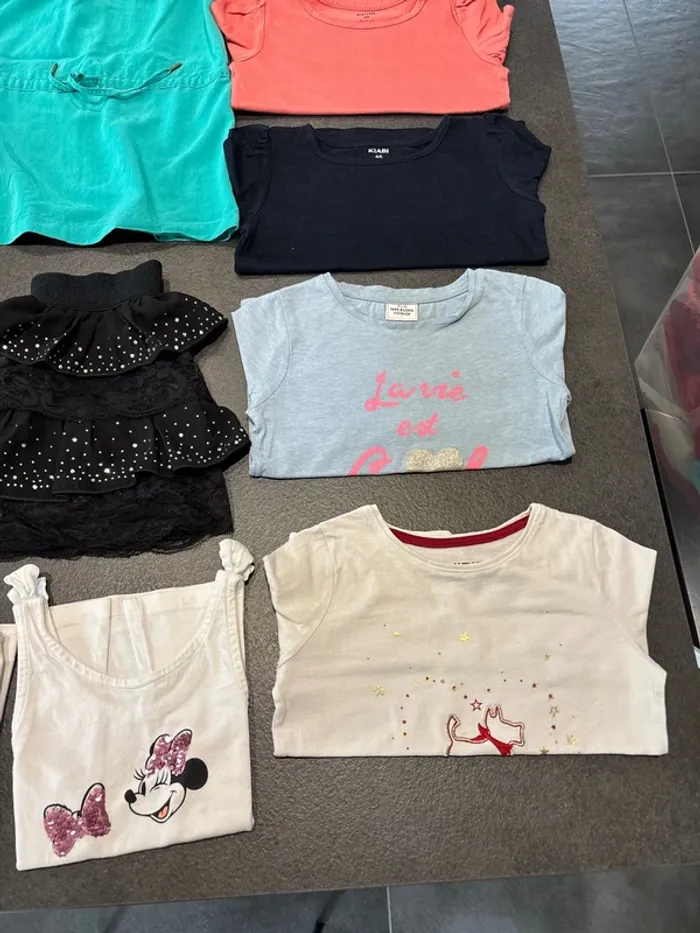 Lot vêtements fille 4 ans - photo numéro 3