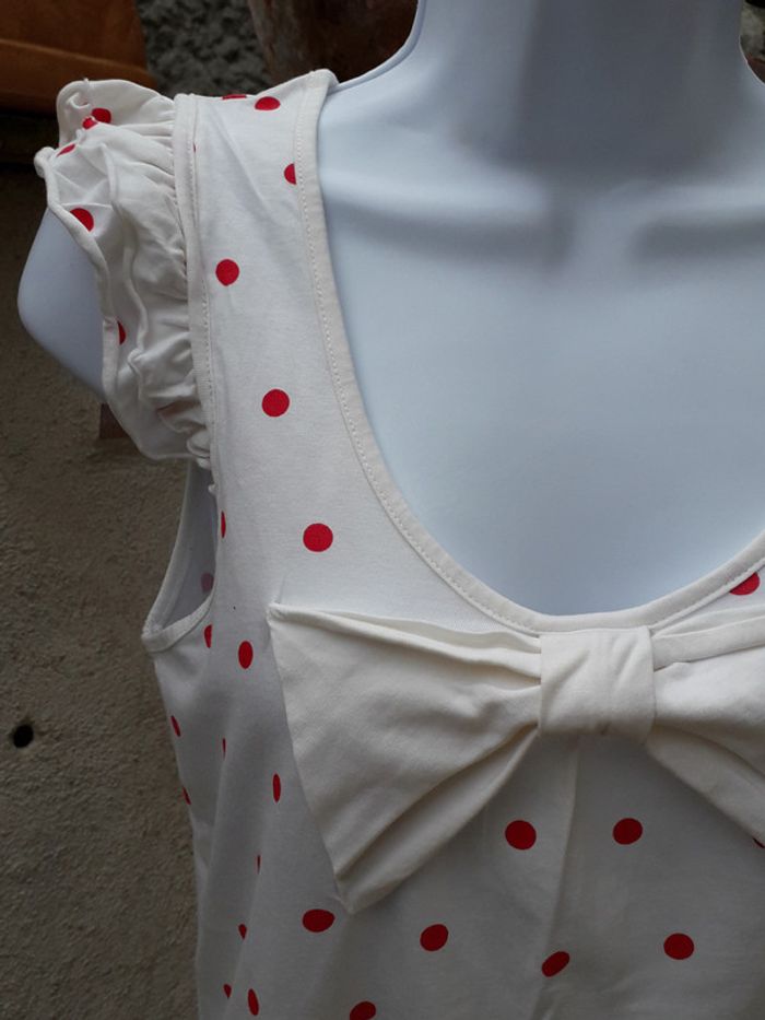 Tee-shirt blanc à pois rouge - photo numéro 3