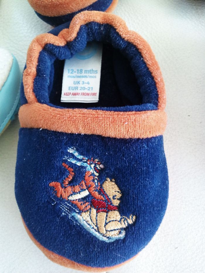 Lot de 5 paires de chaussons / chaussures bébé + 1 paire de chaussettes - photo numéro 2