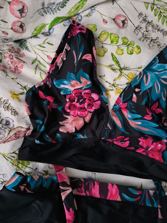 Maillot de bain 2 pièces - photo numéro 2