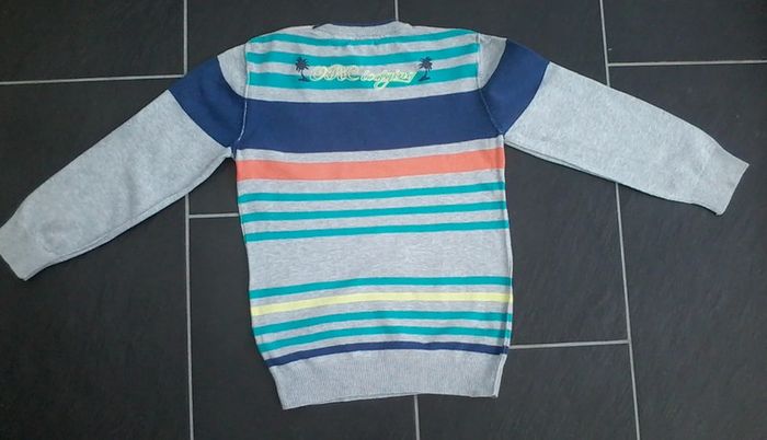 Joli pull coloré garçon 8 ans - photo numéro 3