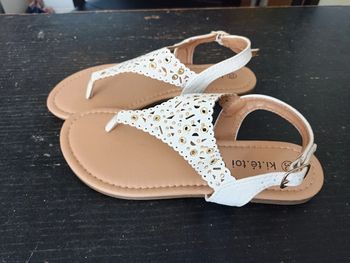 Tong sandales taille 33