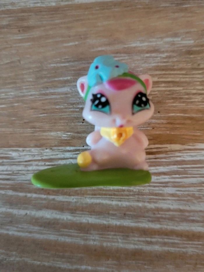 Lot de 3 figurines Kinder winx club 2010 calendrier de l'avent Noël piñata anniversaire - photo numéro 3