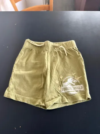 Short jurassic world vert 12/18 mois 86 cm