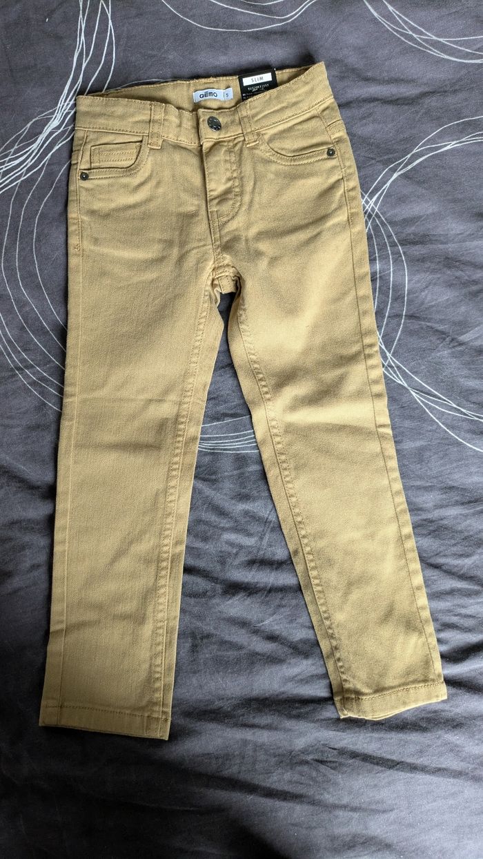 Jeans neuf 5 ans
