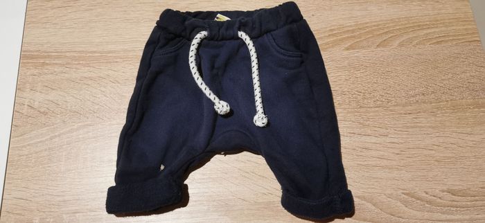 Jogging bleu marine 1 mois