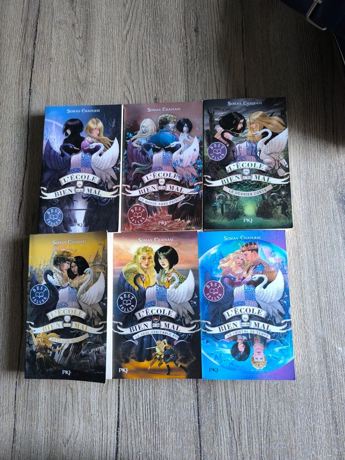 Lot de 6 livres l'école du bien et du mal